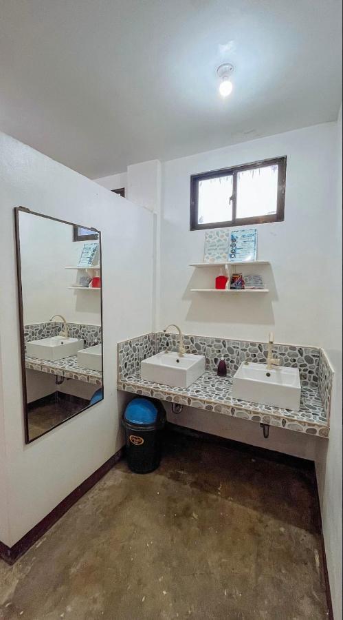 Tres Islas Hostel General Luna  Εξωτερικό φωτογραφία